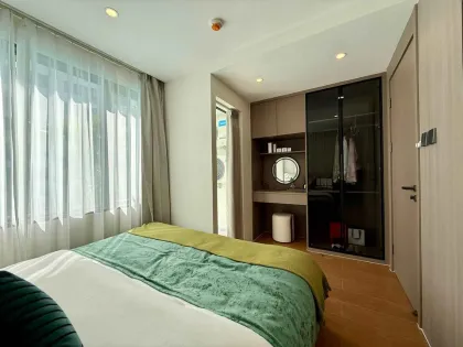 อพาร์ตเมนต์ 1 ห้องนอน วิวสระว่ายน้ำ ที่ Capri Bangtao