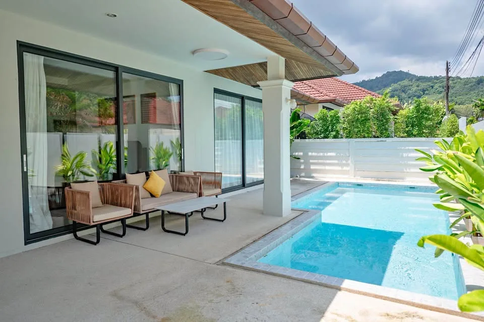 Acogedora villa privada de 3 habitaciones con piscina para alquiler a largo plazo cerca de Blue Tree Phuket