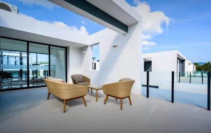 Просторная квартира с 5 спальнями и 5 ванными в Laguna Park 2, Таланг
