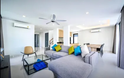 Просторная квартира с 5 спальнями и 5 ванными в Laguna Park 2, Таланг