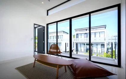Просторная квартира с 5 спальнями и 5 ванными в Laguna Park 2, Таланг