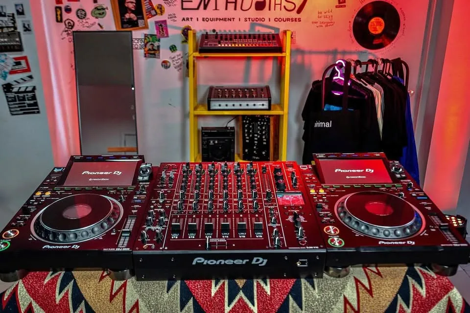 Профессиональное DJ оборудование в аренду в Таланге, Пхукет
