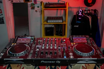 Профессиональное DJ оборудование в аренду в Таланге, Пхукет