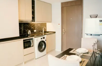 Современный однокомнатный кондоминиум в Mida Grande Resort возле пляжа Сурин
