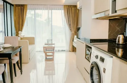 Современный однокомнатный кондоминиум в Mida Grande Resort возле пляжа Сурин