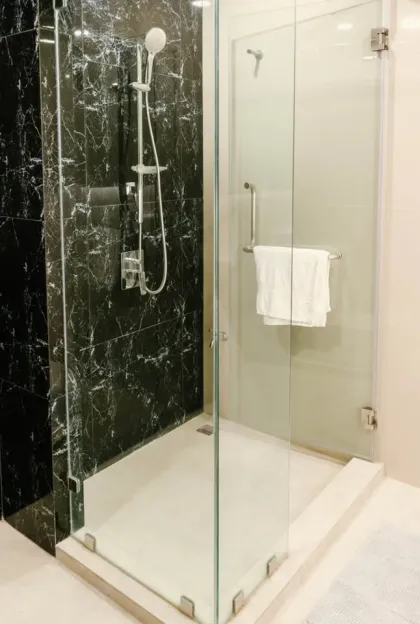 Современный однокомнатный кондоминиум в Mida Grande Resort возле пляжа Сурин