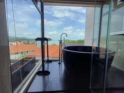 Luxus-Villa mit Meerblick und Pool zur Miete in Rawai, Phuket