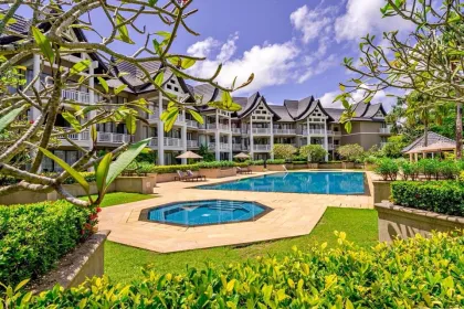 Квартира с 1 спальней и видом на озеро в Allamanda 2 Laguna