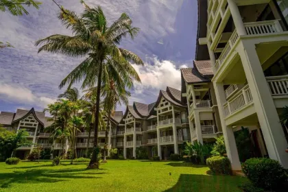 Квартира с 1 спальней и видом на озеро в Allamanda 2 Laguna
