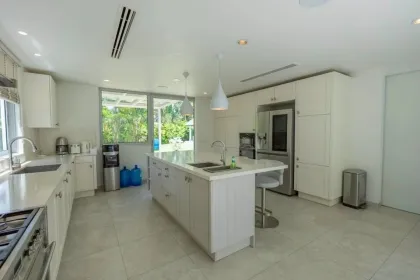Роскошная вилла с 5 спальнями в аренду в Layan Hills Estate, Пхукет