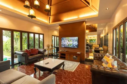 Private Poolvilla mit 4 Schlafzimmern & 5 Bädern zur Miete in Pasak-Bangjo, Thalang