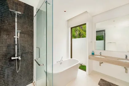 Luxury 3-Bedroom Pool Villa in Pasak Area, Cherng Talay