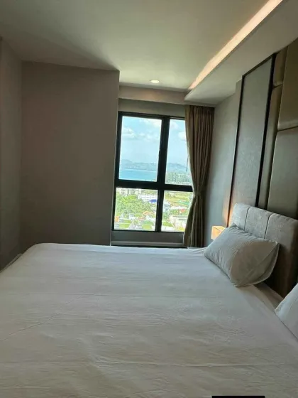 Apartamento de 1 dormitorio con vista al mar en playa Surin