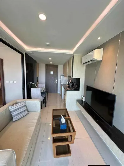 Apartamento de 1 dormitorio con vista al mar en playa Surin