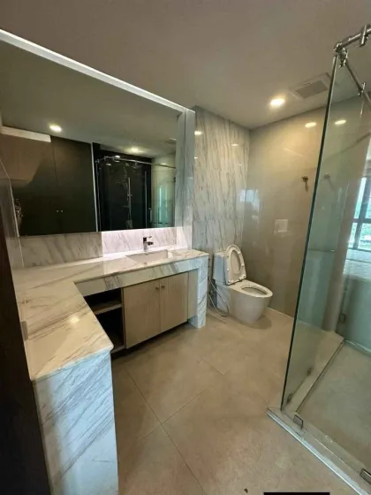 Apartamento de 1 dormitorio con vista al mar en playa Surin