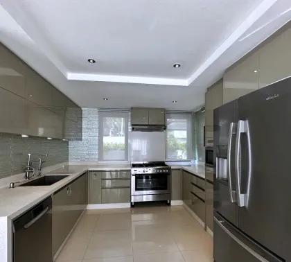 Private Pool Villa with 3 Beds & 4 Baths in Choeng Thale