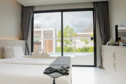 Privat-Pool-Villa mit 4 Schlafzimmern zur Miete in Cherng Talay, Phuket