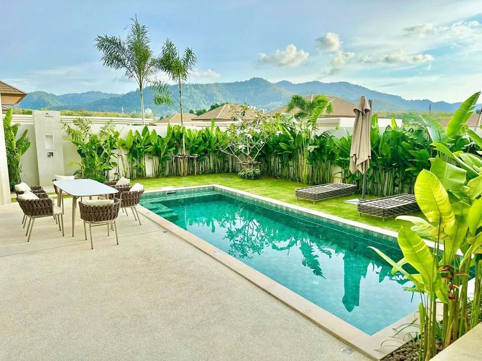 Trichada Azure 3-Zimmer-Poolvilla zur Miete in Thalang, Phuket