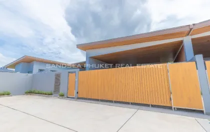 3-Bedroom, 4-Bathroom Villa for Rent in Pasak, Thalang