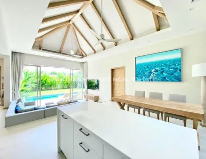 Новая вилла с 3 спальнями и бассейном в Пасак, Талан
