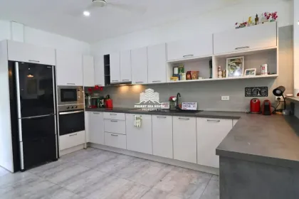 Cozy Modern Pool Villa with 2 Beds & 3 Baths for Rent