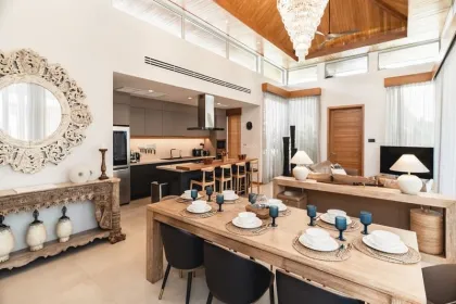 Роскошная вилла с бассейном 4 спальни в Botanica Bangtao Beach