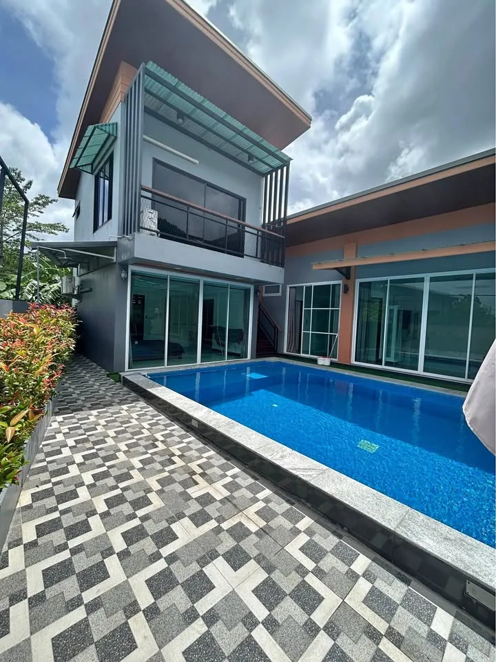 Villa avec piscine 3 chambres 3 salles de bain à louer à Khao Khad, Phuket