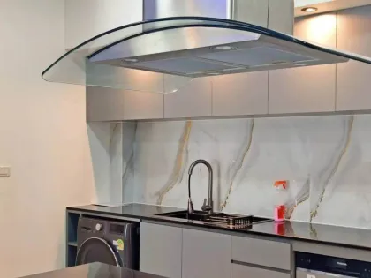 Villa avec piscine, 3 chambres et 5 salles de bain, espace spacieux à Thalang