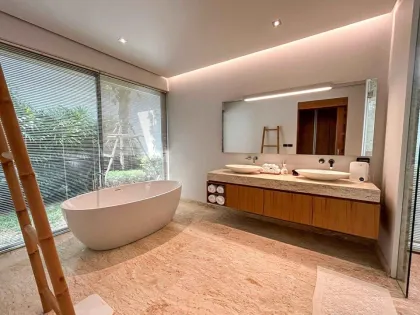 Villa de 3 Chambres, 3 Salles de Bain avec Piscine à Anchan Grand Residence, Bang Tao