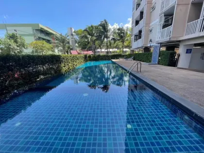 Modernes Studio-Apartment mit Stadtblick im Supalai Condo
