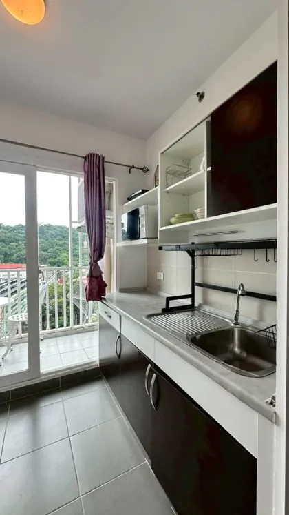 Modernes Studio-Apartment mit Stadtblick im Supalai Condo