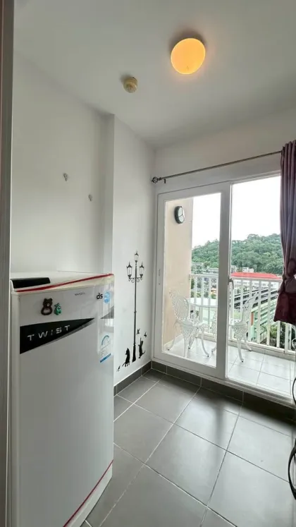 Modernes Studio-Apartment mit Stadtblick im Supalai Condo
