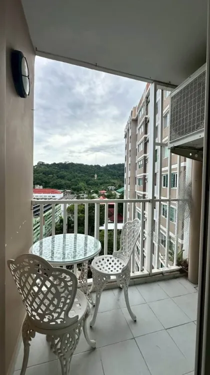 Modernes Studio-Apartment mit Stadtblick im Supalai Condo