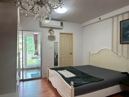 Modernes Studio-Apartment mit Stadtblick im Supalai Condo