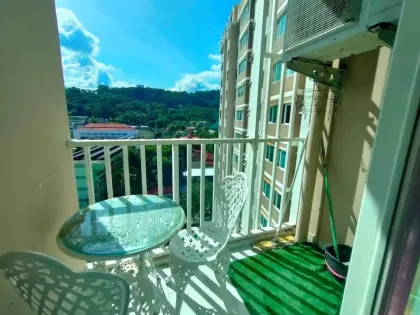 Modernes Studio-Apartment mit Stadtblick im Supalai Condo