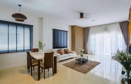 Casa de 2 habitaciones y 1 baño en alquiler cerca de Robinson y Lotus’s Thalang