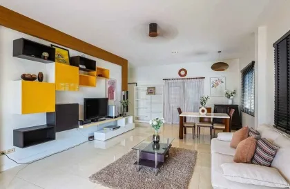 Casa de 2 habitaciones y 1 baño en alquiler cerca de Robinson y Lotus’s Thalang