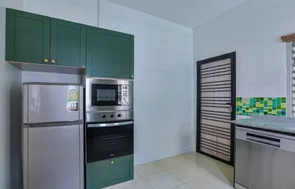 Casa de 2 habitaciones y 1 baño en alquiler cerca de Robinson y Lotus’s Thalang