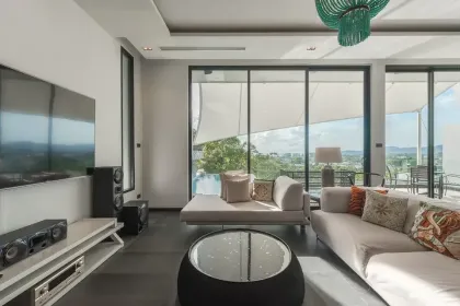 Private 4-Schlafzimmer Hügelvilla mit Pool in Choeng Thale