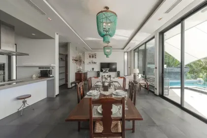 Private 4-Schlafzimmer Hügelvilla mit Pool in Choeng Thale