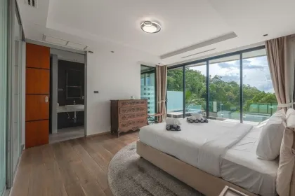 Private 4-Schlafzimmer Hügelvilla mit Pool in Choeng Thale