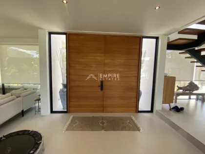 Spacious 5 Bedroom 5 Bathroom Villa for Rent in Bang Tao