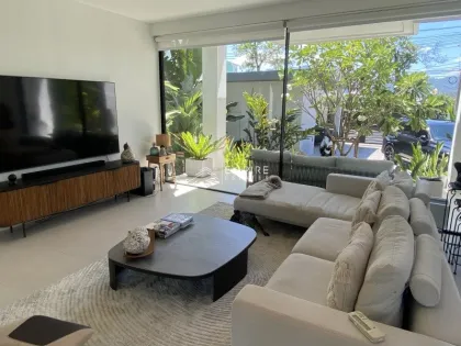 Spacious 5 Bedroom 5 Bathroom Villa for Rent in Bang Tao