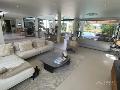 Spacious 5 Bedroom 5 Bathroom Villa for Rent in Bang Tao