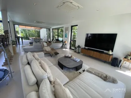Spacious 5 Bedroom 5 Bathroom Villa for Rent in Bang Tao