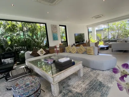 Spacious 5 Bedroom 5 Bathroom Villa for Rent in Bang Tao