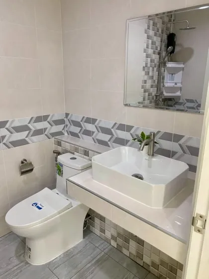 Neu renoviertes Stadthaus mit 3 Schlafzimmern und 3 Bädern in Naka, Wichit, Phuket
