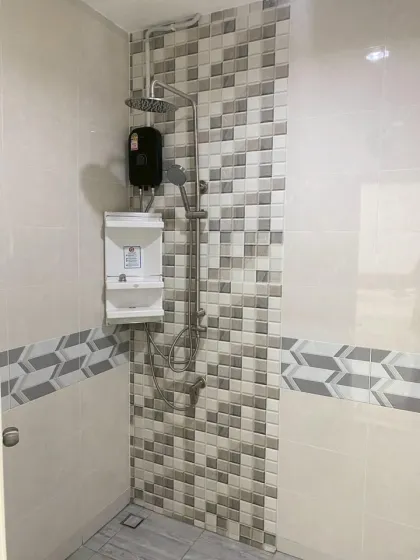 Neu renoviertes Stadthaus mit 3 Schlafzimmern und 3 Bädern in Naka, Wichit, Phuket