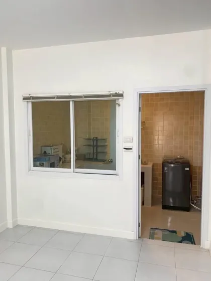 Neu renoviertes Stadthaus mit 3 Schlafzimmern und 3 Bädern in Naka, Wichit, Phuket