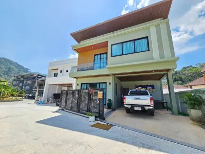 Spacious 4 Beds 5 Baths Pool Villa for Rent